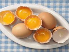 пить сырые яйца по утрам