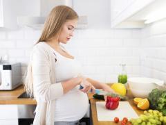 При беременности болезнь лечится соблюдением режима питания