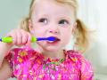 В жизни всех родителей наступает момент смены молочных зубов у детей