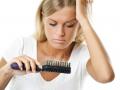 Женщины часто жалуются на выпадение волос при беременности и после родов