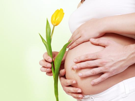 светло желтые выделения при беременности