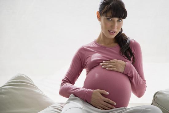 Спутниками последних месяцев беременности часто являются отеки