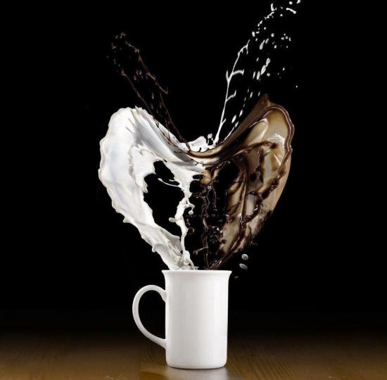 Считается вредным употреблять кофе с молоком