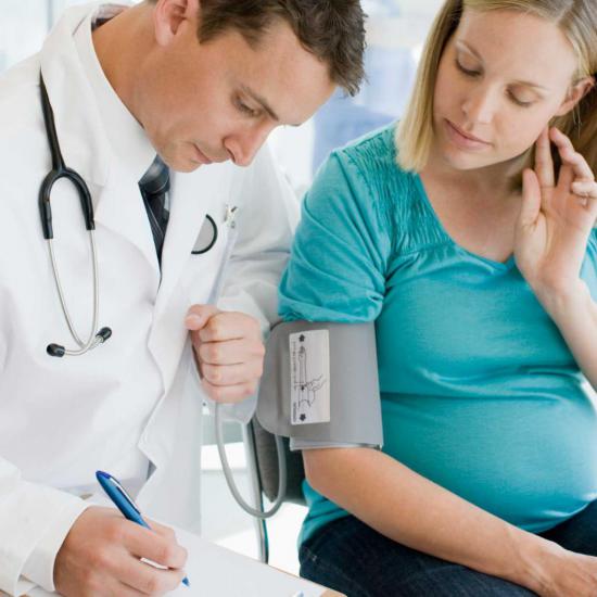 Лечение геморроя у беременных имеет ряд особенностей