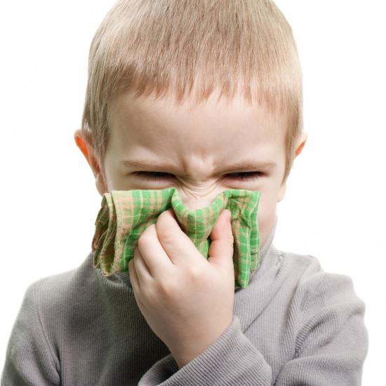 Родителей волнует, чем лечить простуду у детей
